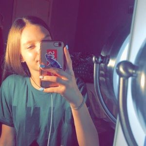 Meet your Posher, Ella